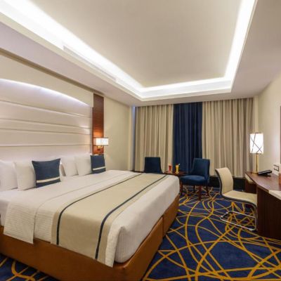 Deluxe Double Room (2 Adults + 1 Child)